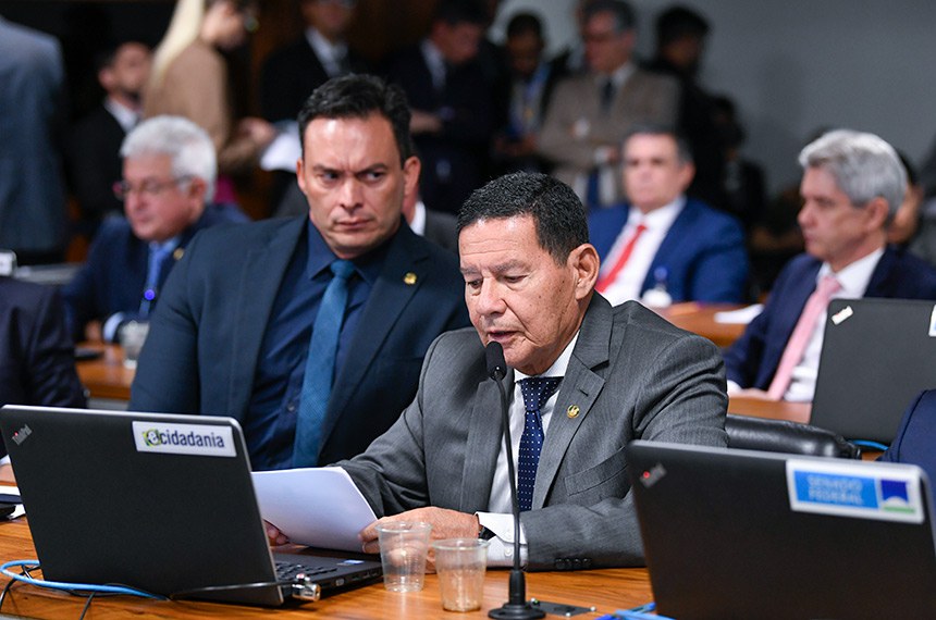 Bancada:
senador Styvenson Valentim (Podemos-RN); 
senador Hamilton Mourão (Republicanos-RS) em pronunciamento.