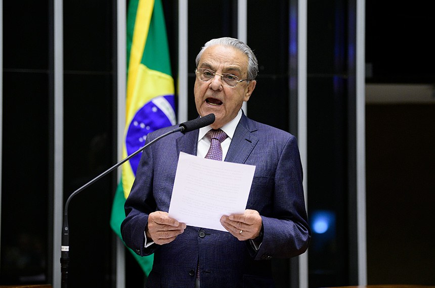 Em discurso, à tribuna, Presidente da Confederação Nacional da indústria, Robson Andrade.