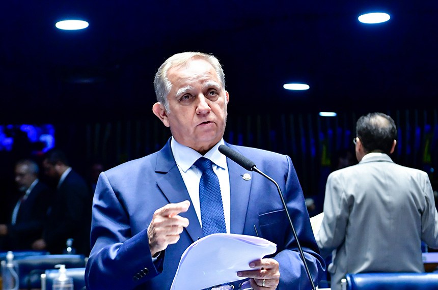 Em pronunciamento, à bancada, senador Izalci Lucas (PSDB-DF).