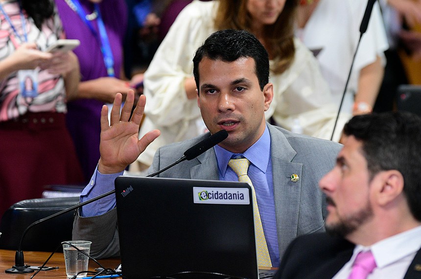 Em pronunciamento, à bancada, senador Irajá (PSD-TO).