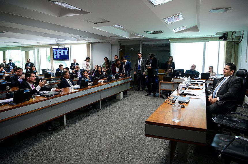 Bancada:
senador Marcos do Val (Podemos-ES), em pronunciamento;
senador Mecias de Jesus (Republicanos-RR); senador Hamilton Mourão (Republicanos-RS); senadora Eliziane Gama (PSD-MA).