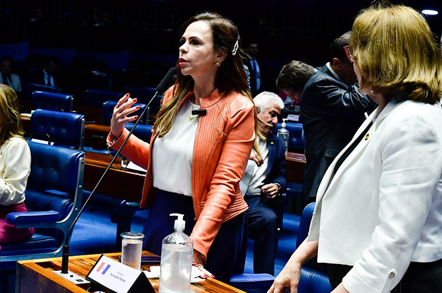 Em pronunciamento, à bancada, senadora Professora Dorinha Seabra (União-TO).