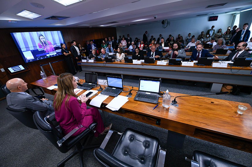 Mesa;
senadora Daniella Ribeiro (PSD-PB);
presidente da CI, senador Confúcio Moura (MDB-RO).