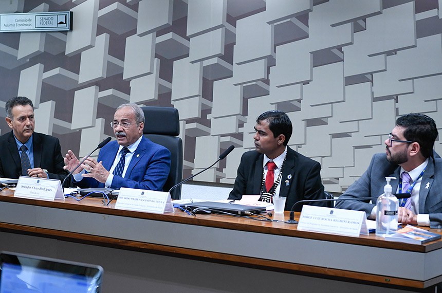 Mesa:
pesquisador titular da Escola Nacional de Saúde da Fundação Oswaldo Cruz (Fiocruz), Paulo Cesar Basta; 
presidente da CTEYANOMAMI, senador Chico Rodrigues (PSB-RR); 
secretário Especial de Saúde Indígena - Ministério da Saúde, Ricardo Weibe Nascimento Costa;
diretor do Departamento de Mediação e Conciliação de Conflitos Fundiários Indígenas do Ministério dos Povos Indígenas, Marcos Vesolosquzki Kaingang.