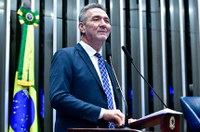 Lucas Barreto cobra transposição de servidores para carreiras de planejamento e orçamento e de finanças e controle