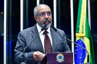 Paim elogia o relançamento do programa Mais Médicos