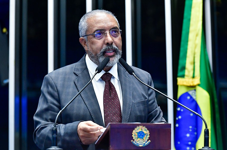 Em discurso, à tribuna, senador Paulo Paim (PT-RS).
