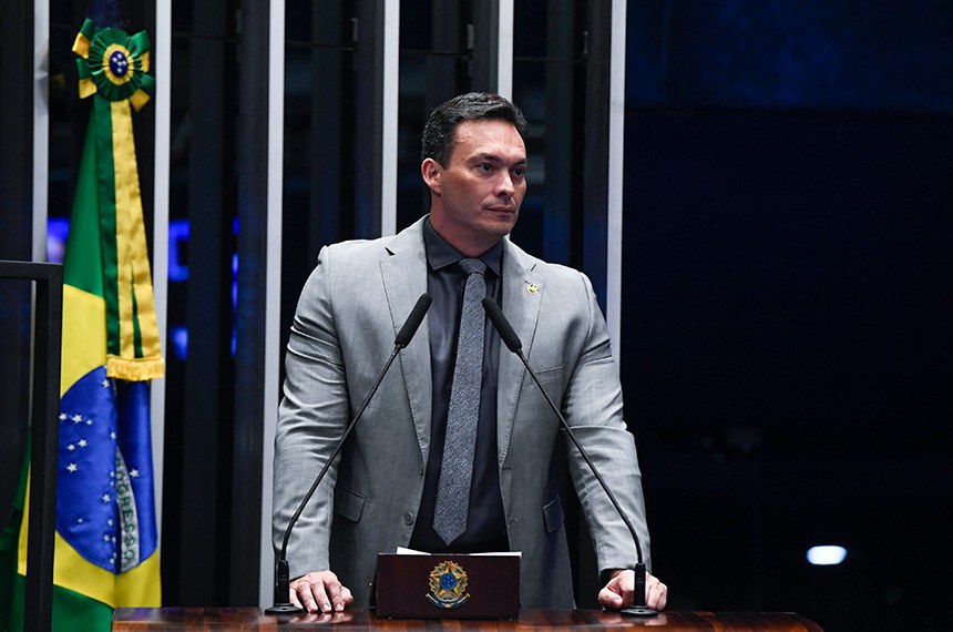 Em discurso, à tribuna, senador Styvenson Valentim (Podemos-RN).