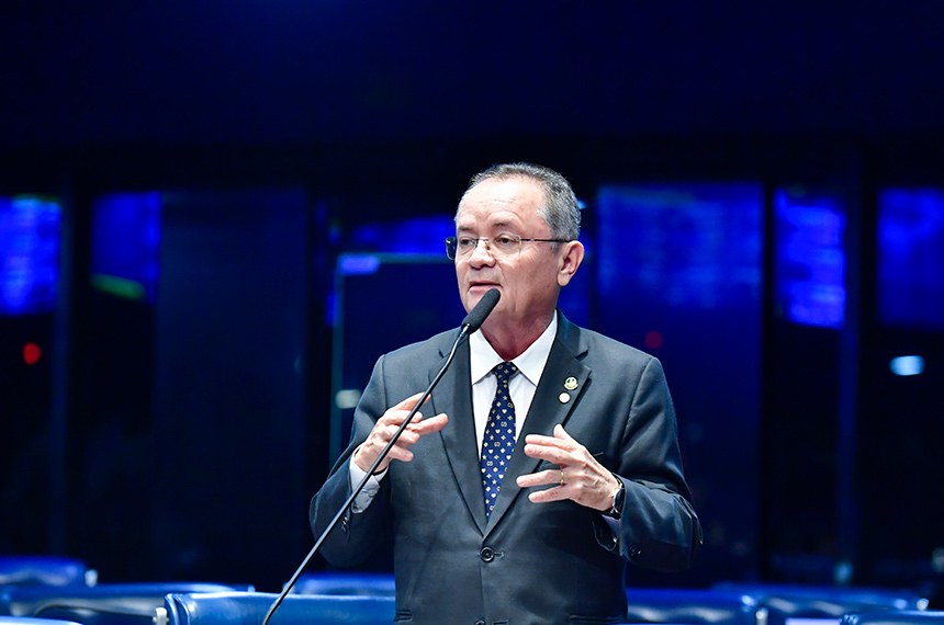Em pronunciamento, à bancada, senador Zequinha Marinho (PL-PA).
