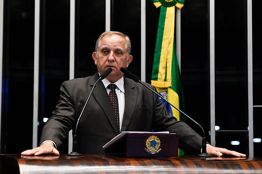 Em discurso, à tribuna, senador Izalci Lucas (PSDB-DF).