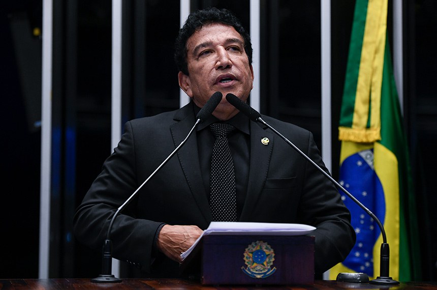Em discurso, à tribuna, senador Magno Malta (PL-ES).
