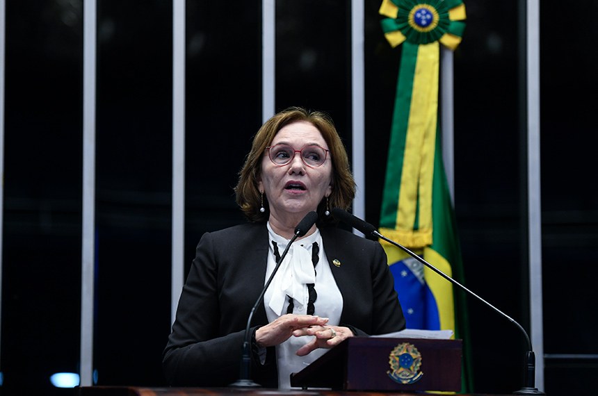 Em discurso, à tribuna, senadora Zenaide Maia (PSD-RN).