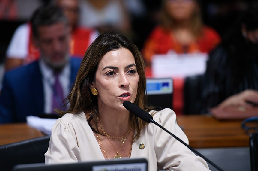 Em pronunciamento, à bancada, senadora Soraya Thronicke (União-MS).