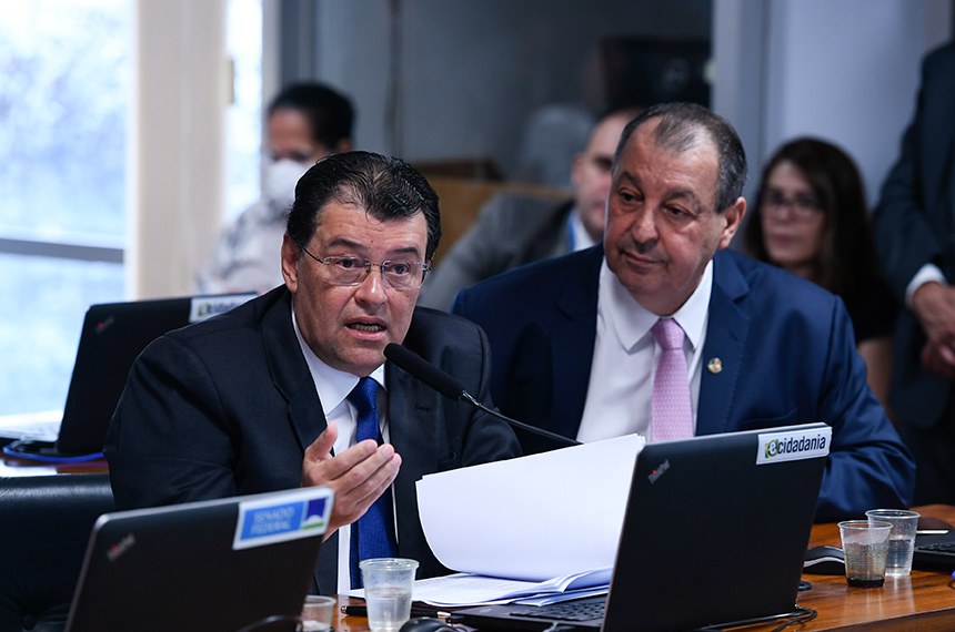 Bancada:
senador Eduardo Braga (MDB-AM) em pronunciamento;
senador Omar Aziz (PSD-AM).