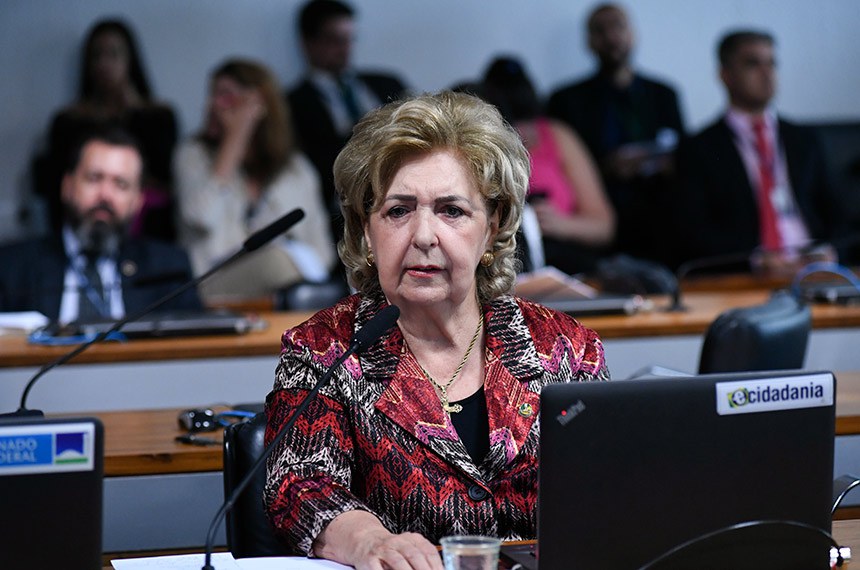 Em pronunciamento, à bancada, senadora Ivete da Silveira (MDB-SC).