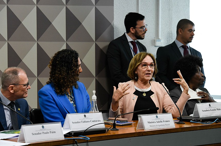 Mesa:
senador Fabiano Contarato (PT-ES);
ministra de Estado da Igualdade Racial, Anielle Franco;
vice-coordenadora da FPMA no Senado Federal, senadora Zenaide Maia (PSD-RN);
deputada Benedita da Silva (PT-RJ).