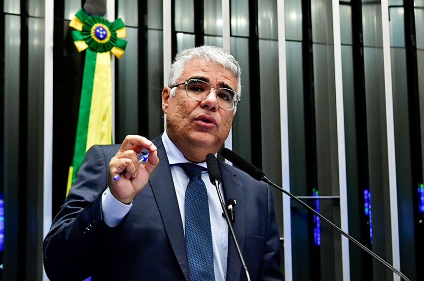 Em discurso, à tribuna, senador Eduardo Girão (Novo-CE).