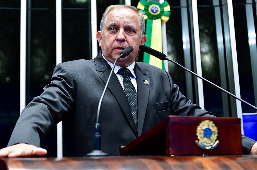 Em discurso, à tribuna, senador Izalci Lucas (PSDB-DF).