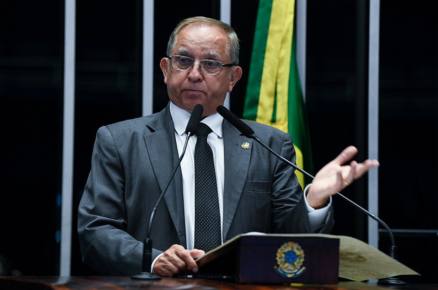 Em discurso, à tribuna, enador Izalci Lucas (PSDB-DF).
