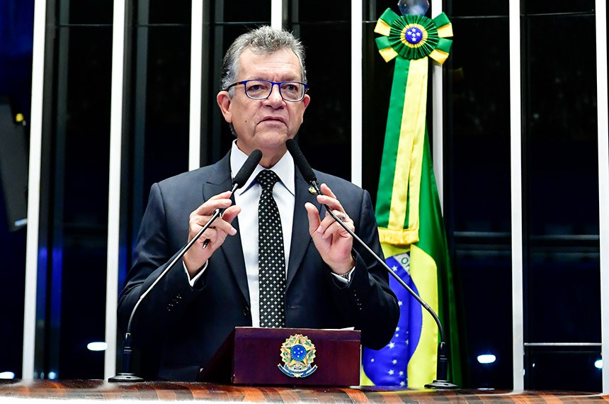 Em discurso, à tribuna, senador Laércio Oliveira (PP-SE).