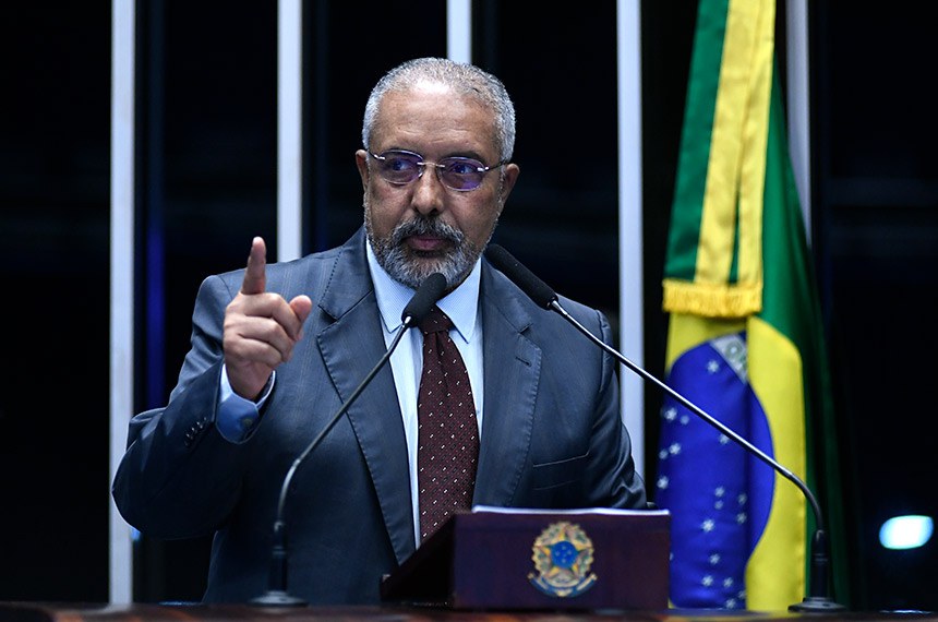 Em discurso, à tribuna, senador Paulo Paim (PT-RS).