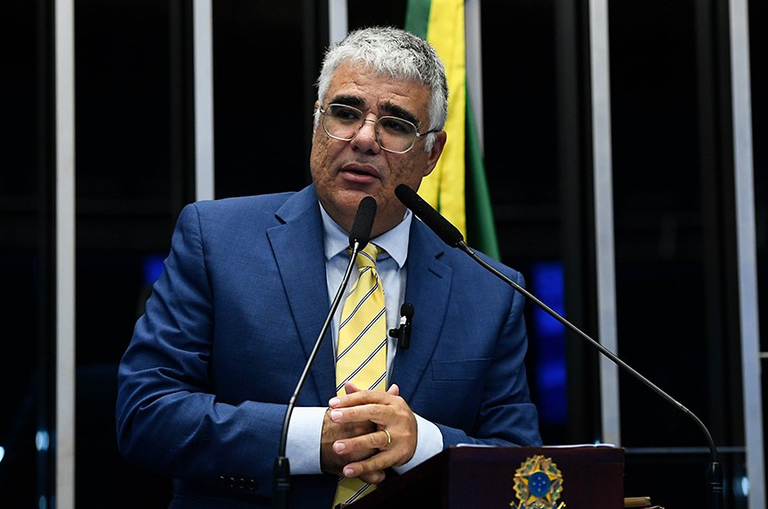 Em discurso, à tribuna, senador Eduardo Girão (Novo-CE).