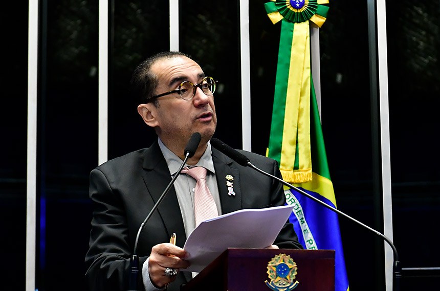 Em discurso, à tribuna, senador Jorge Kajuru (PSB-GO).