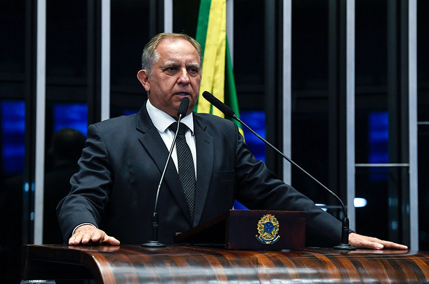Em discurso, à tribuna, senador Izalci Lucas (PSDB-DF).