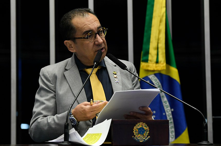 À tribuna, em discurso, senador Jorge Kajuru (PSB-GO). 