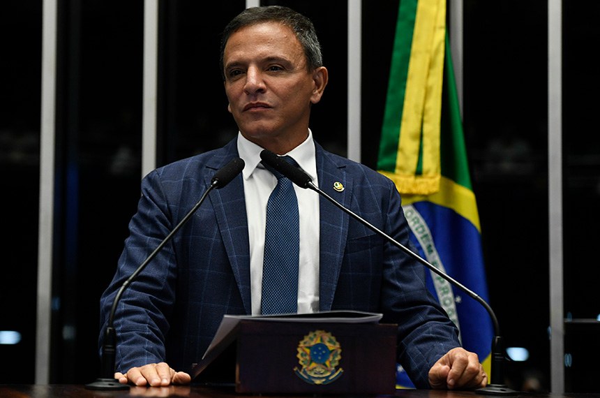 Em discurso, à tribuna, senador Marcio Bittar (União-AC).
