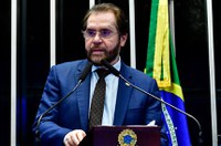 Plínio Valério alerta para situação de indígenas na periferia de Manaus