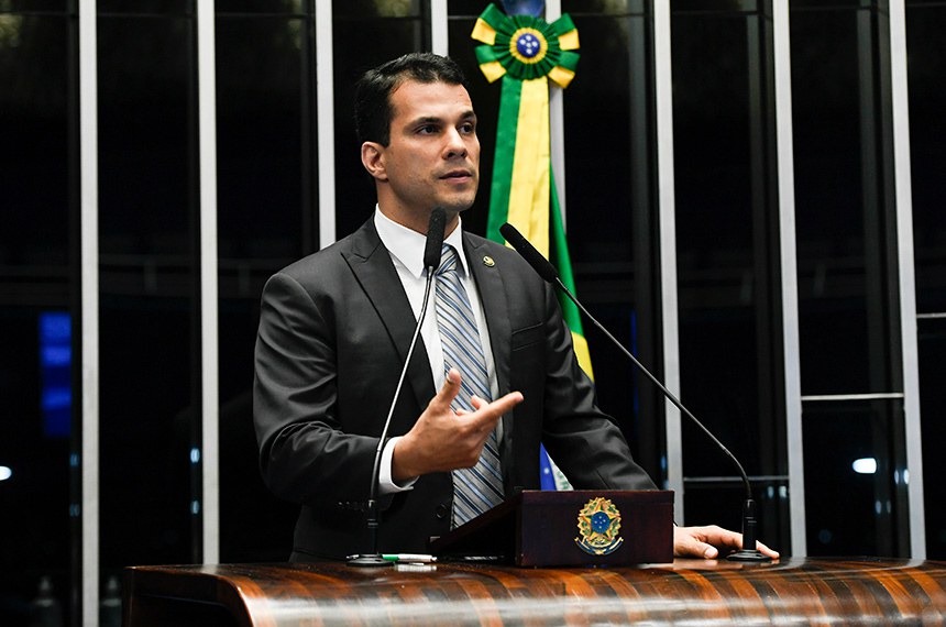 Em discurso, à tribuna, senador Irajá (PSD-TO).