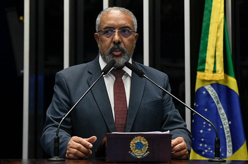 Em discurso, à tribuna, senador Paulo Paim (PT-RS).