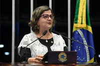 Teresa se solidariza com as vítimas dos recentes ataques às escolas