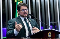 Lula deixou que atos de vandalismo acontecessem, diz Marcos do Val
