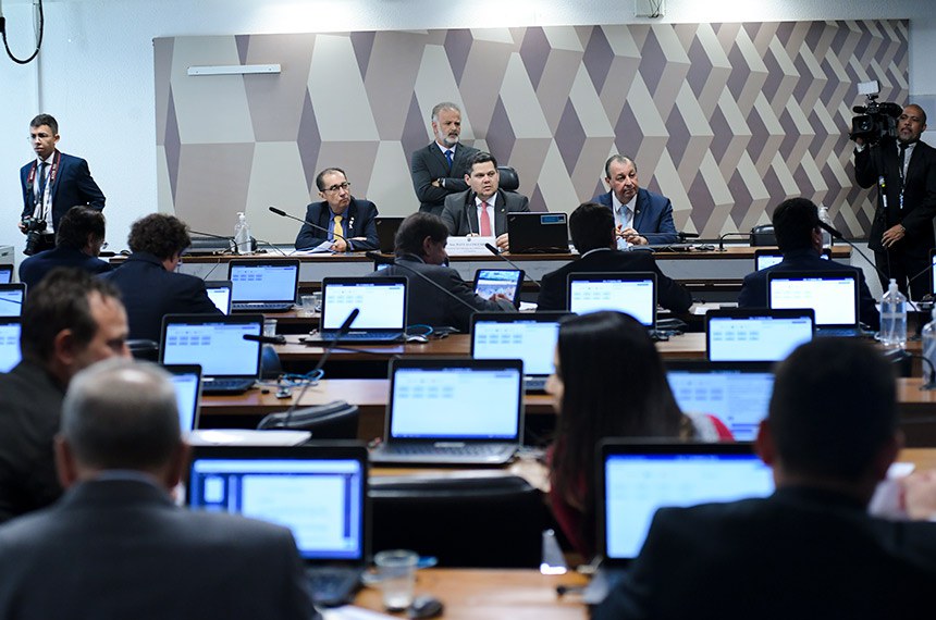 Mesa: 
senador Jorge Kajuru (PSB-GO); 
presidente da CCJ, senador Davi Alcolumbre (União-AP). 
senador Omar Aziz (PSD-AM).