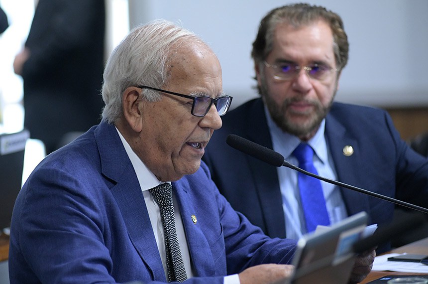 Mesa: 
presidente da CCJ, senador Davi Alcolumbre (União-AP) em pronunciamento;
senador Plínio Valério (PSDB-AM).
