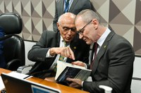 Debatedores defendem Bolsa Família como primeiro passo para renda mínima