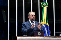 Izalci Lucas manifesta preocupação com novo arcabouço fiscal