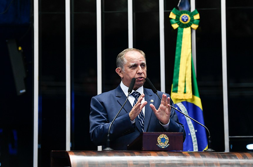 Em discurso, à tribuna, senador Izalci Lucas (PSDB-DF).
