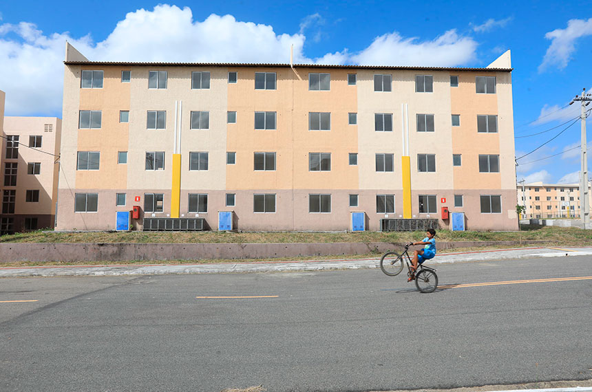 Prédios do Minha Casa, Minha Vida em município do interior do Ceará