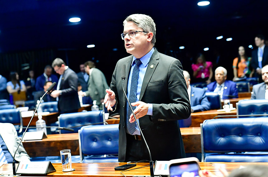 Autor do PL, Alessandro Vieira defendeu a proposta na sessão deliberativa desta terça - Foto: Waldemir Barreto/Agência Senado