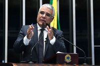 Girão parabeniza sociedade por 'se manter vigilante' contra PL das Fake News