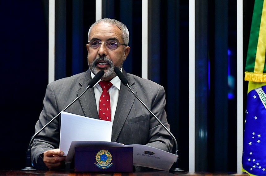 Em discurso, à tribuna, senador Paulo Paim (PT-RS).