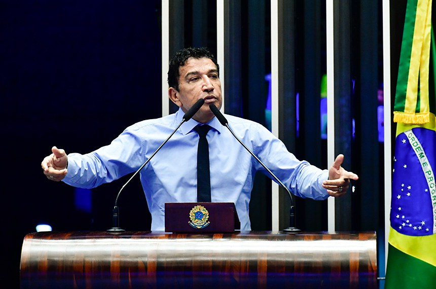 Em discurso, à tribuna, senador Magno Malta (PL-ES).