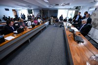 CAS pode votar projeto que inclui serviço de cuidadores de idosos no SUS