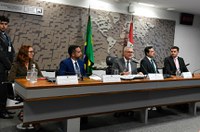 Debatedores cobram justiça para vítimas de afundamento do solo em Maceió