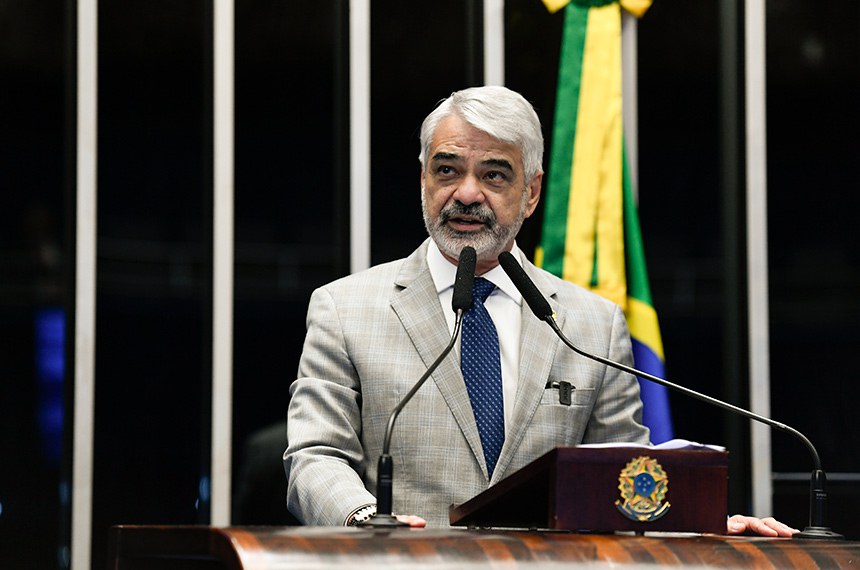 Em discurso, à tribuna, senador Humberto Costa (PT-PE).