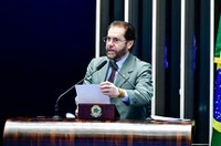 Plínio Valério critica Flávio Dino e se manifesta contra projeto das fake news