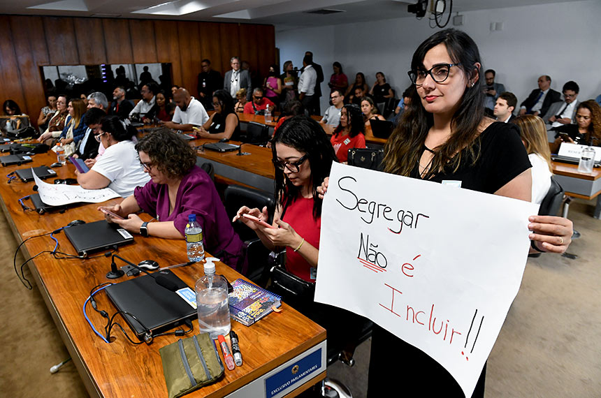 Segregação dos alunos com deficiência foi criticada no debate - Foto: Jefferson Rudy/Agência Senado